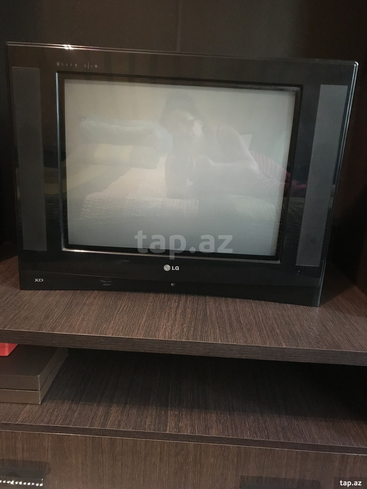 Телевизор "LG" (2)