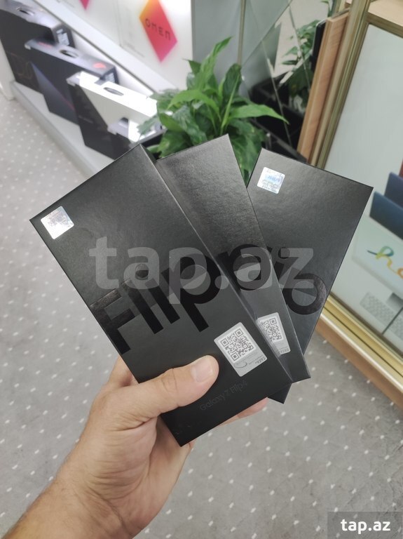 Samsung Galaxy Z Flip 4 Graphite 256GB/8GB