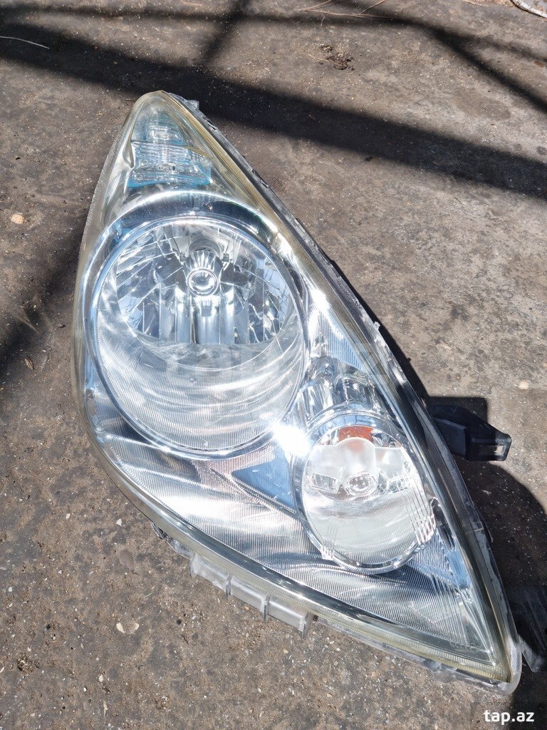 "Nissan Note" ön farası
