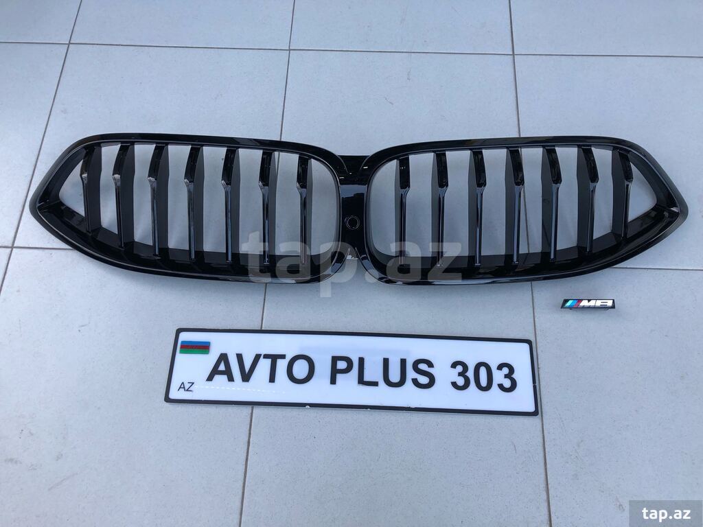 "BMW M8 2019+" ön radiator barmaqlığı