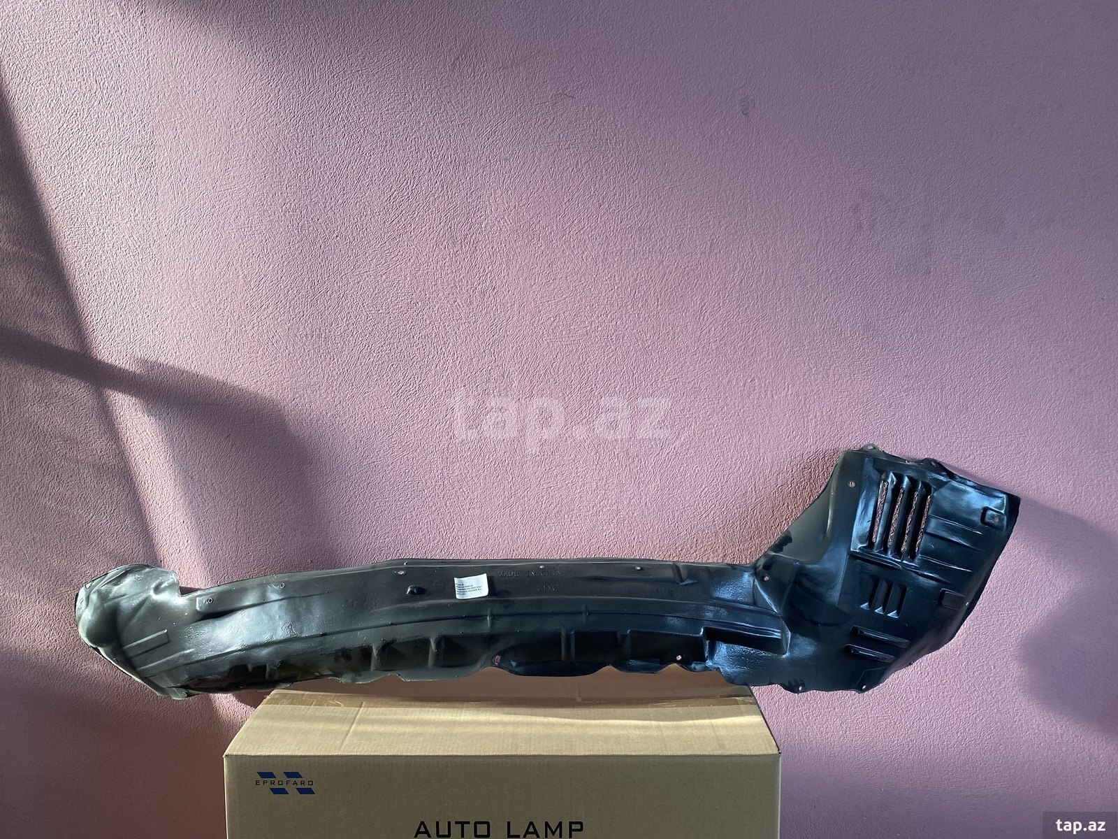 "Mitsubishi Pajero 2008" ön qanadaltlığı