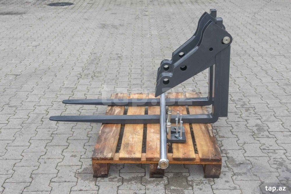 "JCB 3DX" ekskavator-yükləyici çəngəli (2)