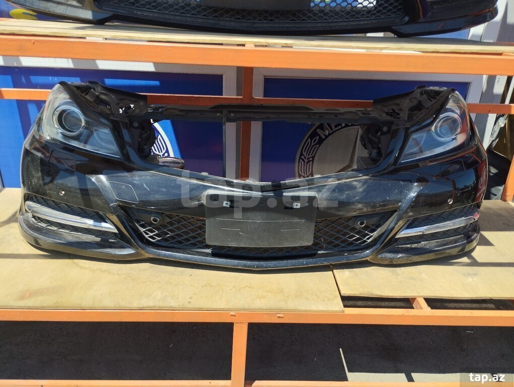 "Mercedes W204" body kiti