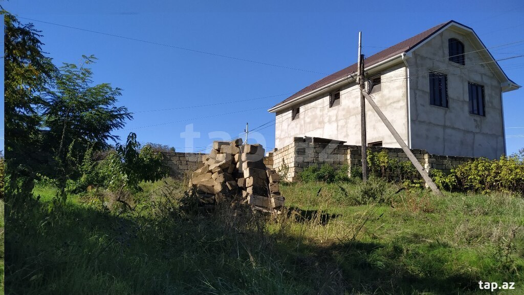 8 sot torpaq sahəsi, Qusar ş. (3)