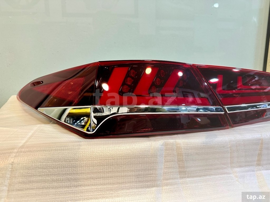 "Toyota Camry" stop işığı