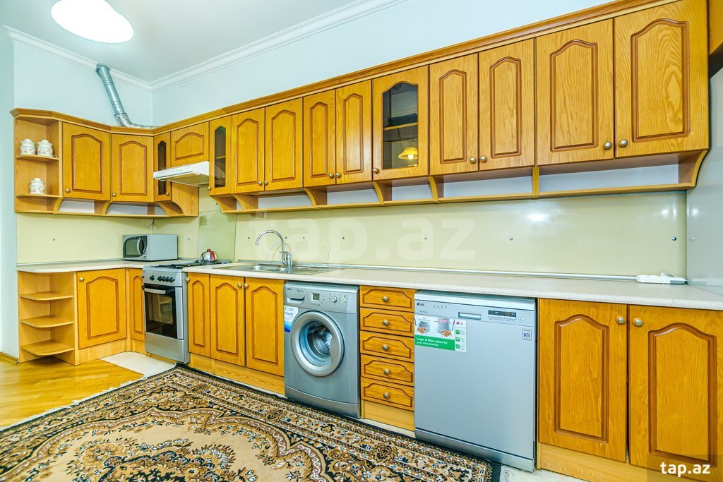 3-otaqlı yeni tikili kirayə verilir, Rəşid Behbudov küç., 140 m² (24)
