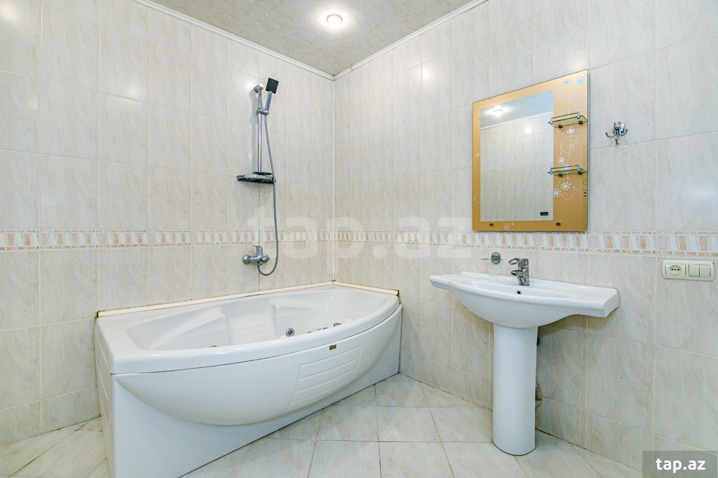 3-otaqlı yeni tikili kirayə verilir, R. Behbudov küç., 170 m² (25)