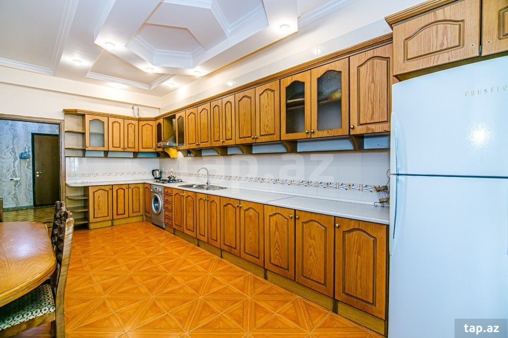 3-otaqlı yeni tikili kirayə verilir, R. Behbudov küç., 170 m² (22)