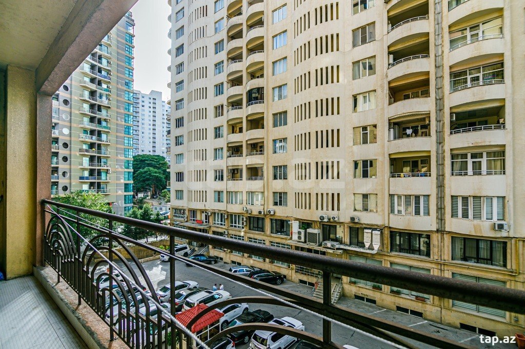 3-otaqlı yeni tikili kirayə verilir, R. Behbudov küç., 170 m² (37)