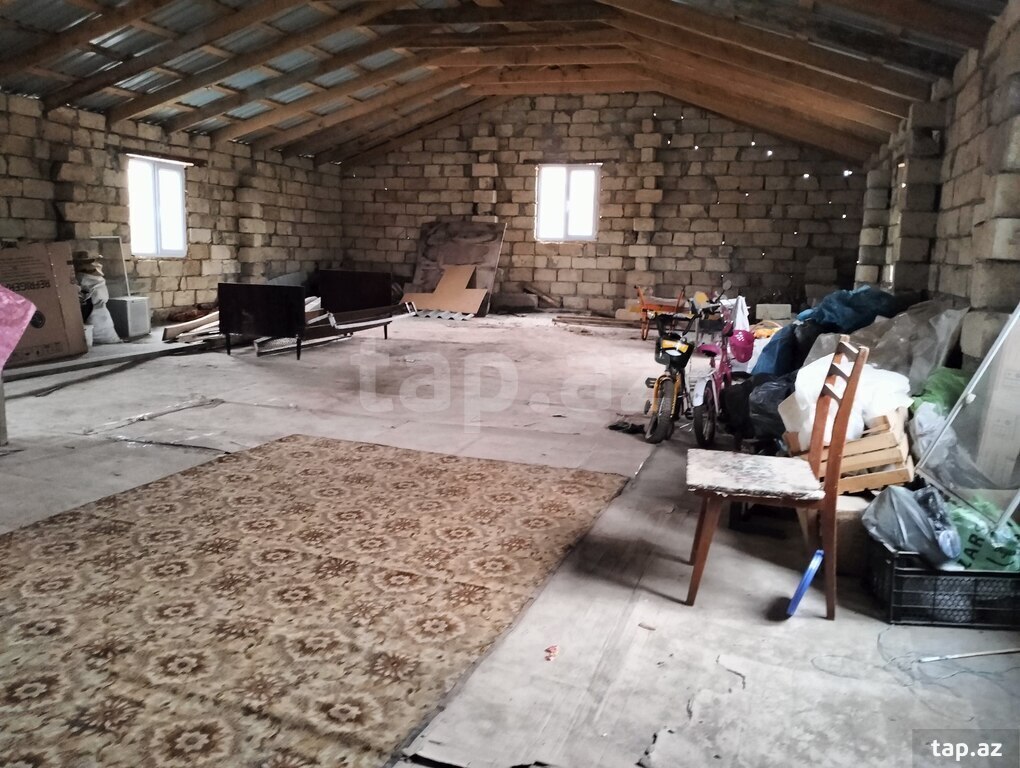 Həyət evi, Hökməli qəs.