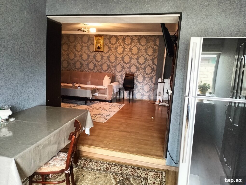 Həyət evi, Hökməli qəs.