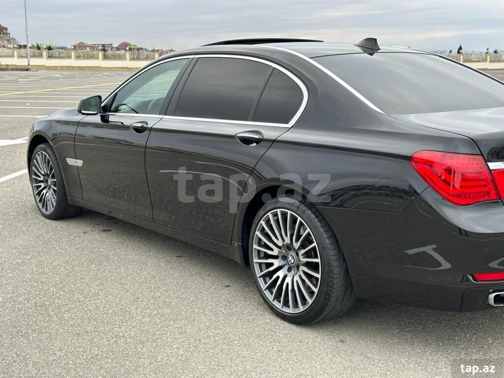 BMW 750, 2011 il — Баку, Азербайджан — Tap.Az