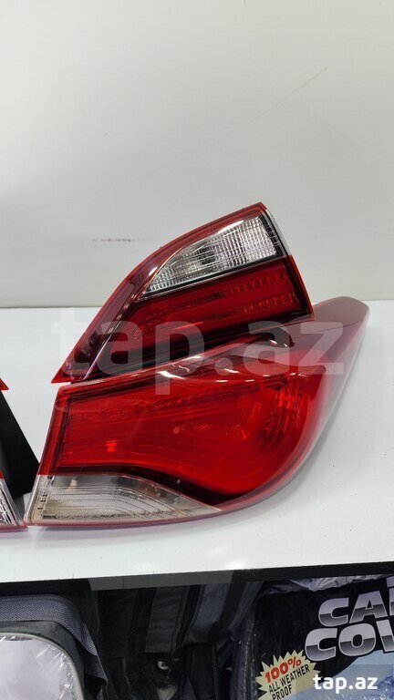 "Hyundai Elantra" stop işıqları (2)