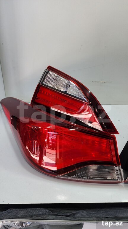 "Hyundai Elantra" stop işıqları (3)