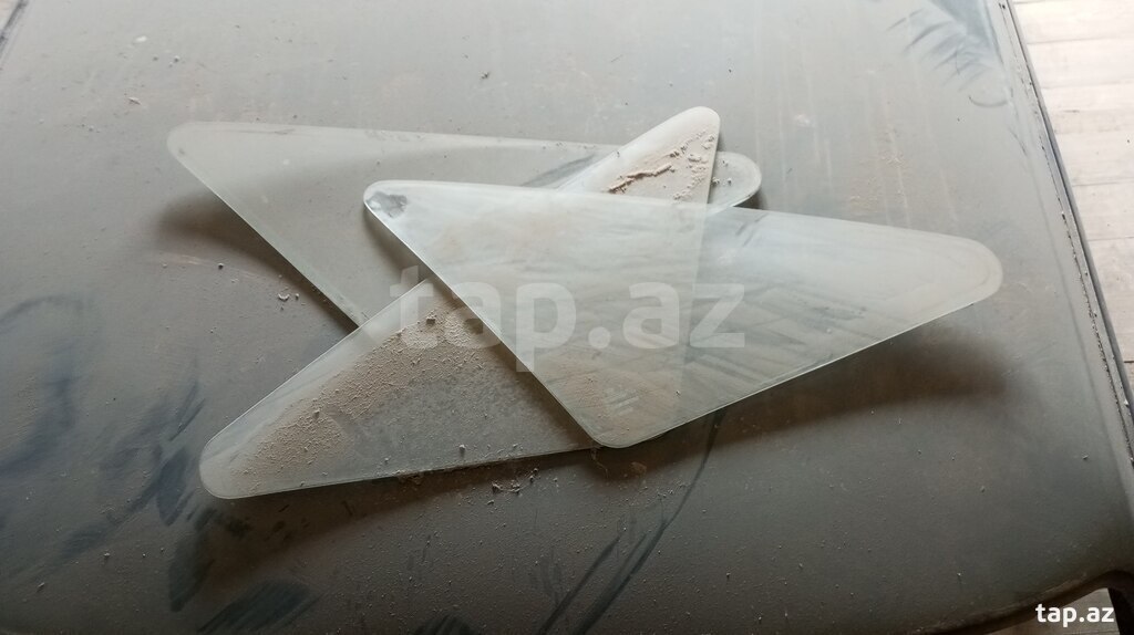 "Moskvich İj 2126" yan şüşələri (5)