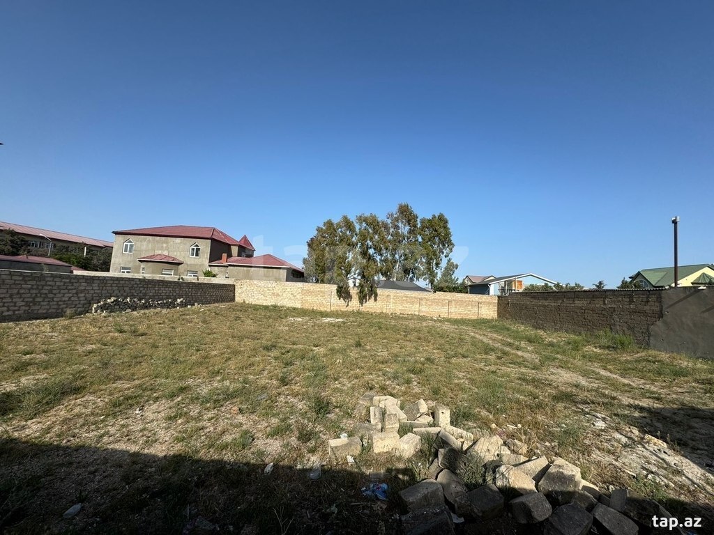 Torpaq satılır, Bakı
