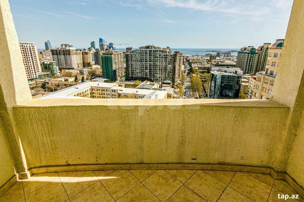 4-otaqlı yeni tikili kirayə verilir, Rəşid Behbudov küç., 220 m² (37)