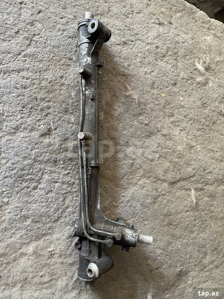 "Maserati Quattroporte" sükan hissəsi (2)