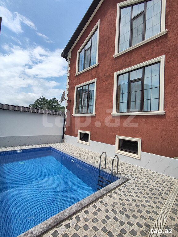 4 otaqlı villa kirayə verilir, Quba