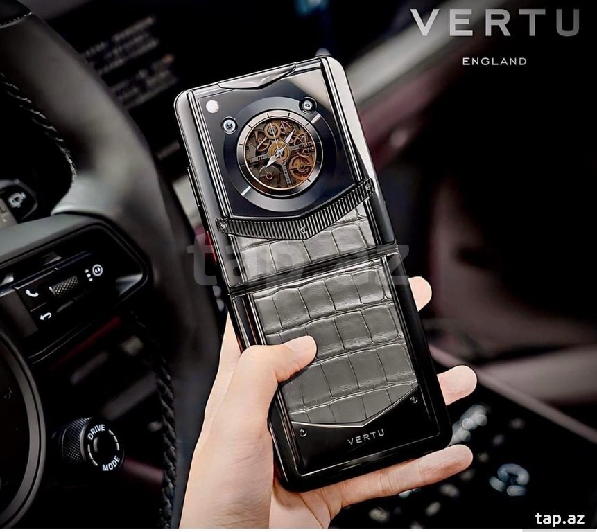 Vertu IronFlip Alligator 2024