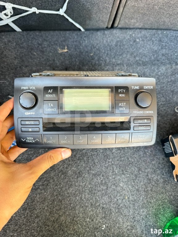 "Toyota Corolla 2005" maqnitolası
