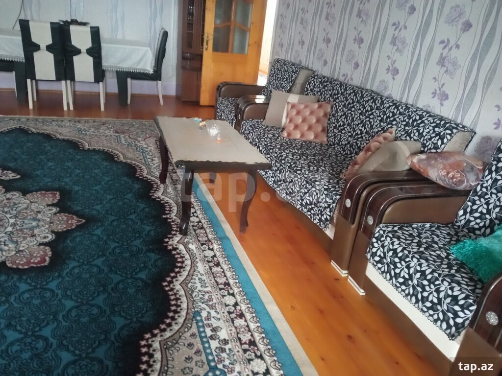 5 otaqlı həyət evi satılır, Ağdaş