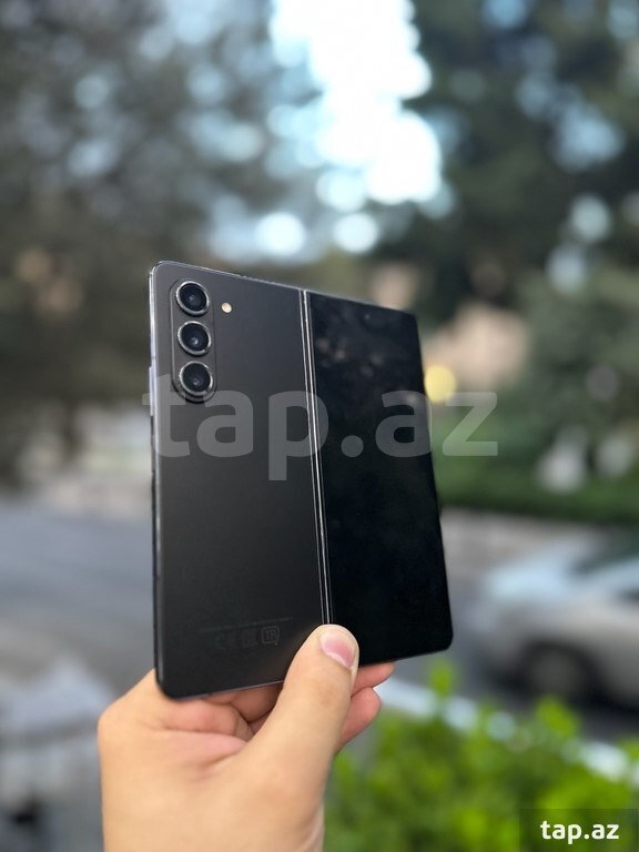 Samsung Galaxy Z Flip 5 Graphite 512GB/8GB (2)