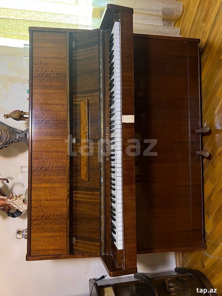 Piano "Belarus" (2)