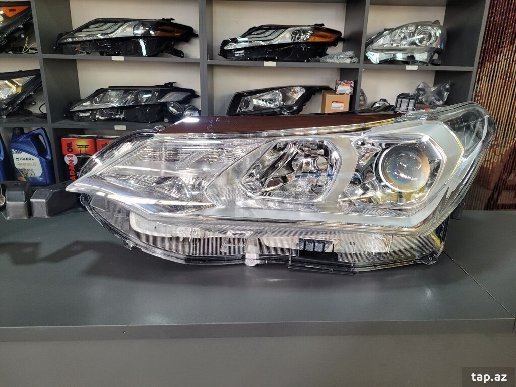 "Toyota Fielder 2015-2020" ön faraları (4)