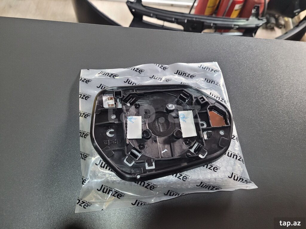 "Toyota Prius 2016-2020" güzgü şüşəsi (2)