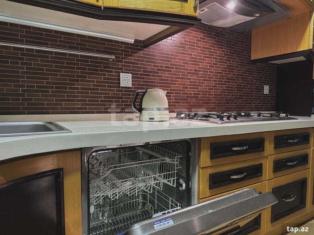 3-otaqlı yeni tikili kirayə verilir, Sabit Orucov küç., 160 m² (17)