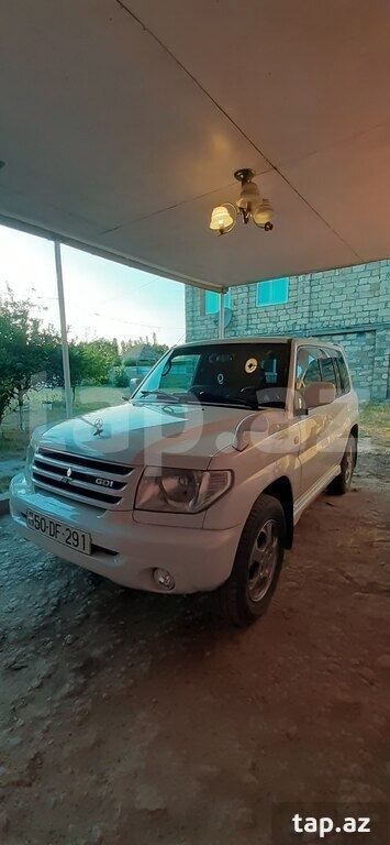 Mitsubishi Pajero io, 2000 il