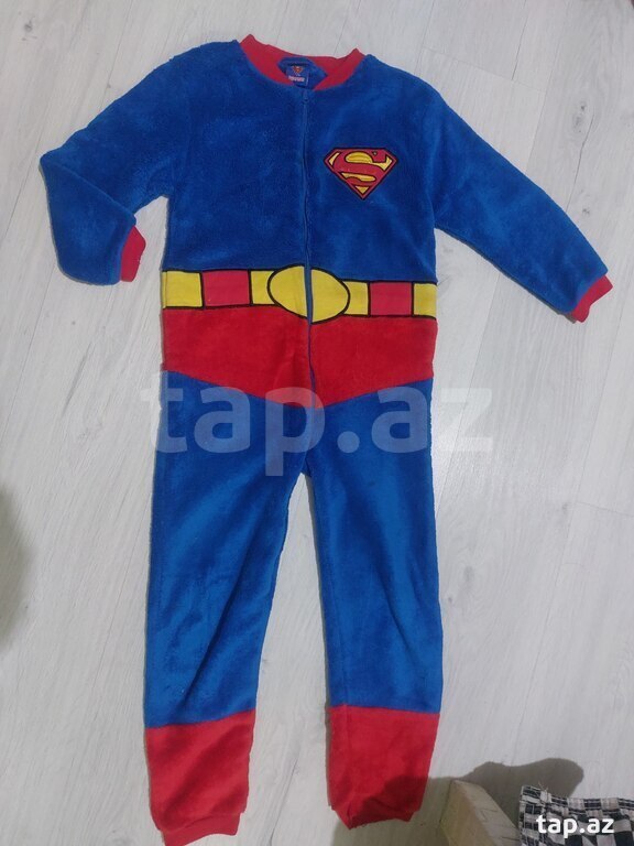 "Spider-Man" geyimi