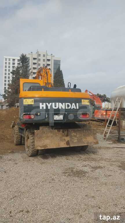 Ekskavator Hyundai, 2019 il (2)