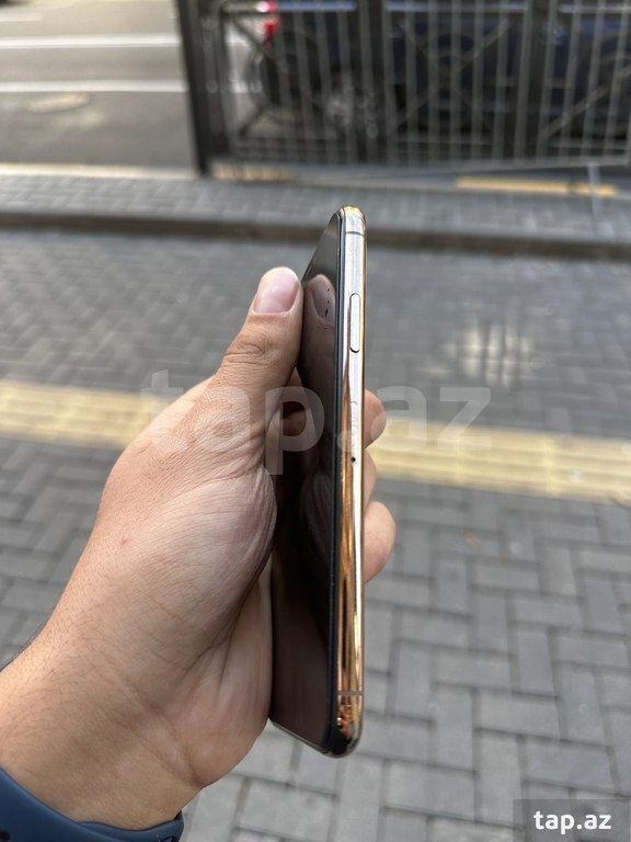 Apple iPhone XS Gold 256GB/4GB (2)