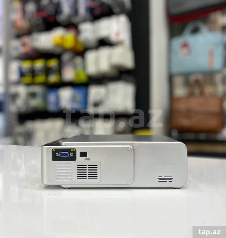 "T6 Wireless" Multimedia Projector (4)