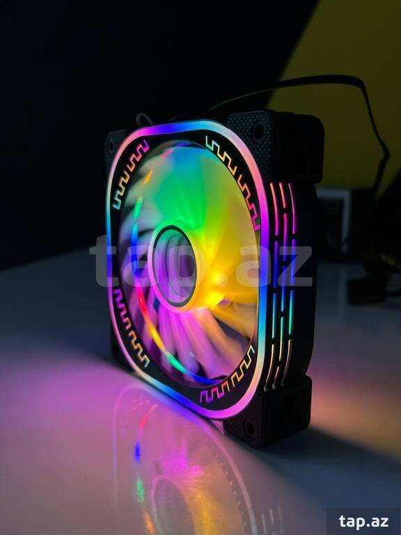 Titan MoonLight RGB Molex Fan (Black) (3)