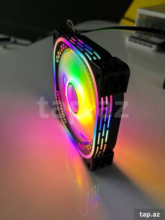 Titan MoonLight RGB Molex Fan (Black) (4)