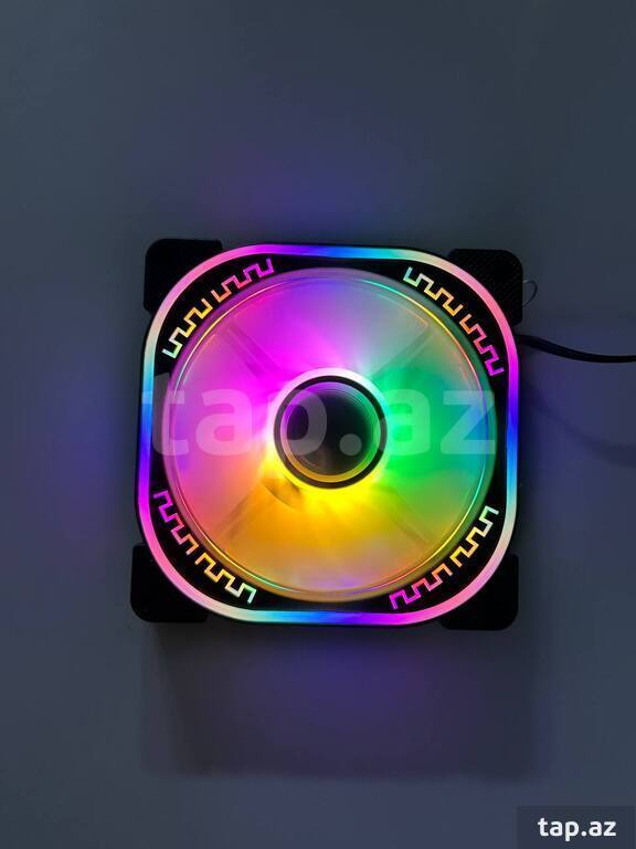 Titan MoonLight RGB Molex Fan (Black) (2)