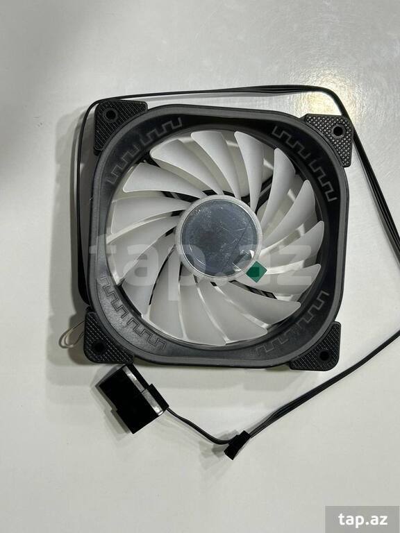 Titan MoonLight RGB Molex Fan (Black) (5)