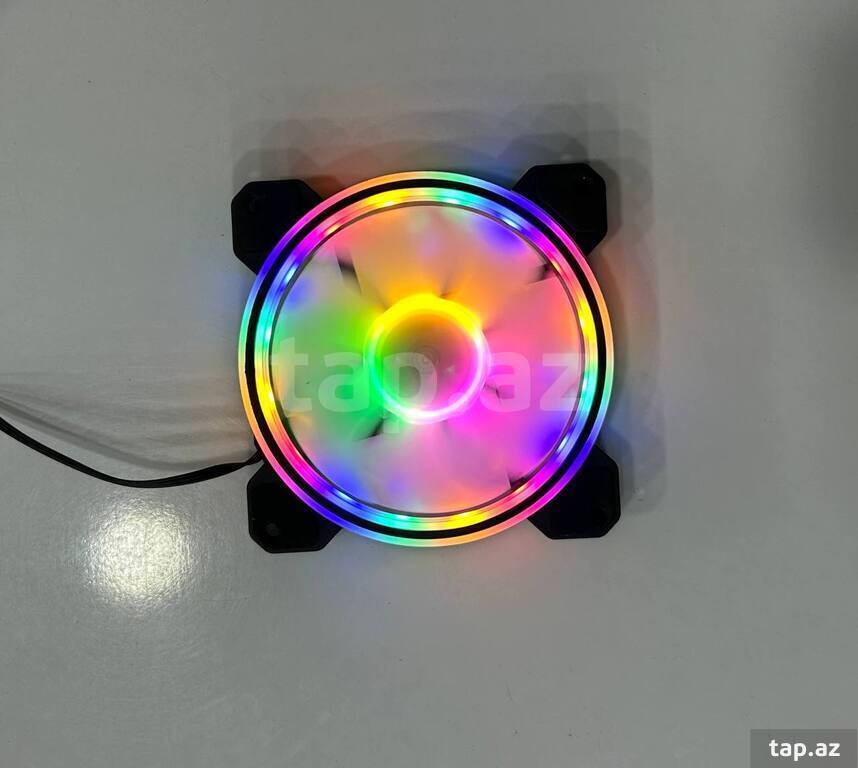 Titan Star RGB Molex Fan Black (2)