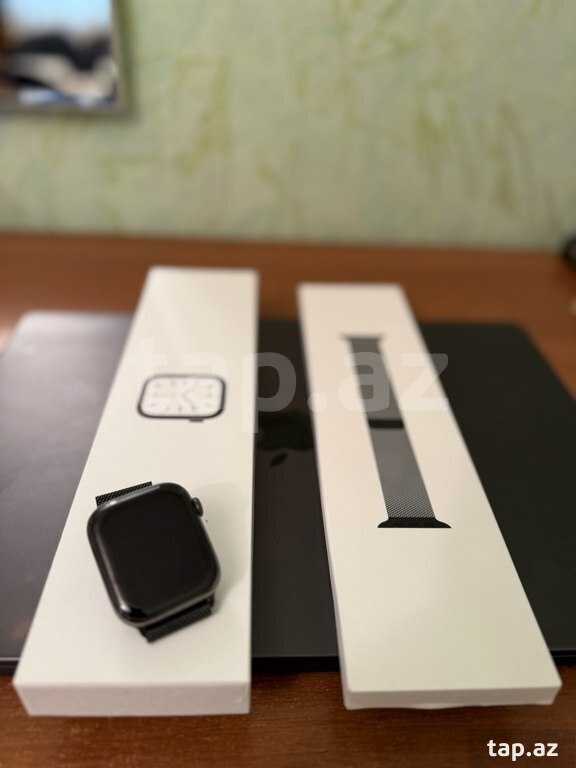 Apple Watch 7 Stainless Steal 45mm (2)