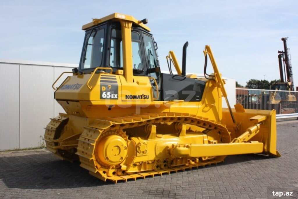 Buldozer "KOMATSU D65EX-16"