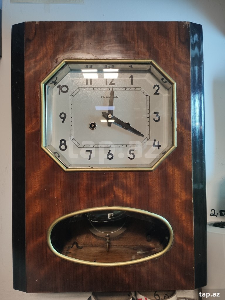 "Yantar" divar saatı
