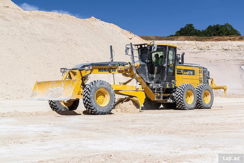 Qreyder "KOMATSU GD675-5" (2)