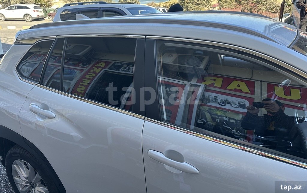 "Toyota Corolla Cross 2024" şüşə qirağı xromu (9)