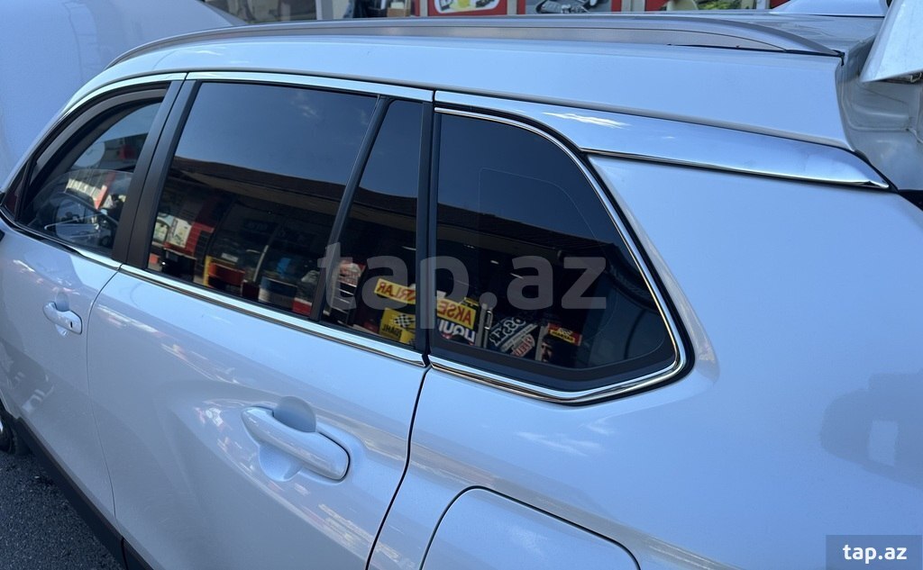 "Toyota Corolla Cross 2024" şüşə qirağı xromu