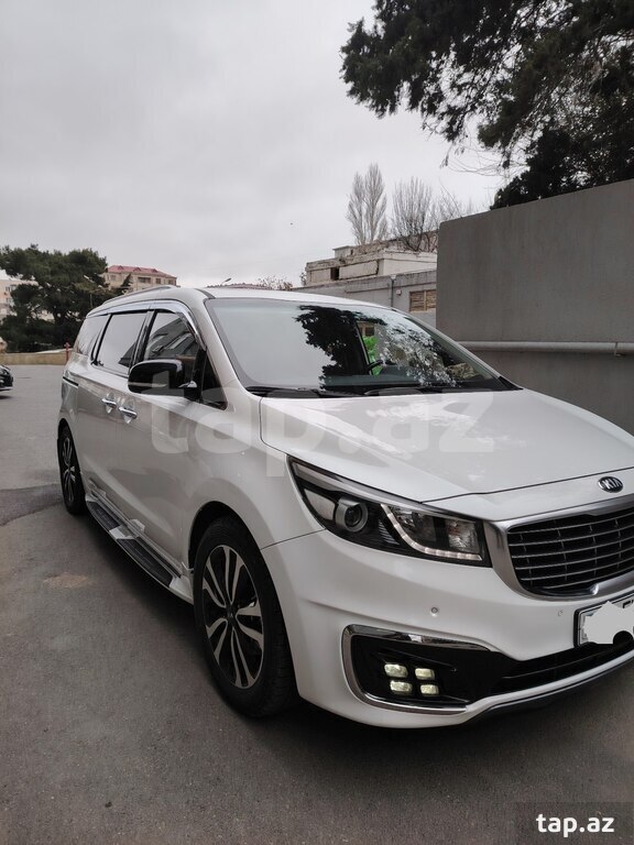 "Kia Carnival" sifarişi (2)