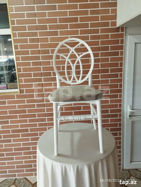Masa və oturacaqların icarəsi (8)