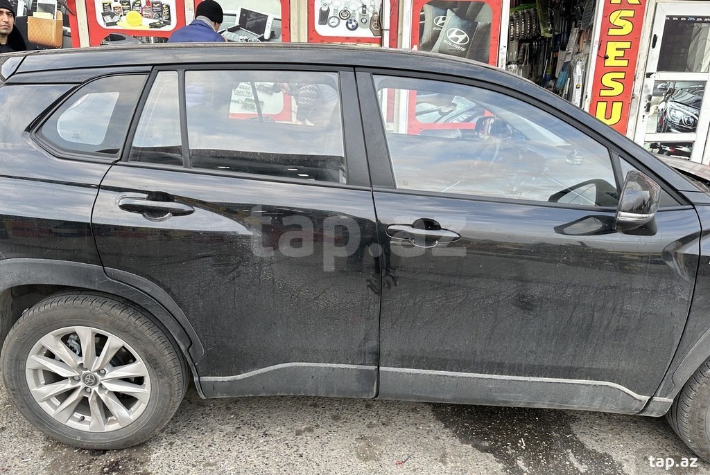 "Toyota Corolla Cross 2024" şüşə qirağı xromu (3)
